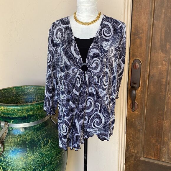 Dress barn black and white pullover “0” ring stretch top size 2X - Picture 2 of 7